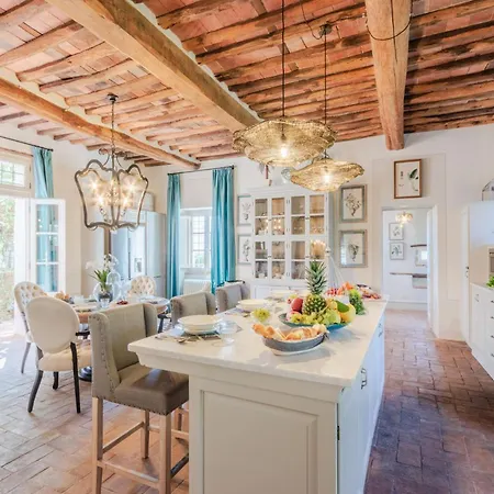 Domus Francigena فيلة