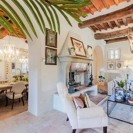 فيلة Domus Francigena لوكا