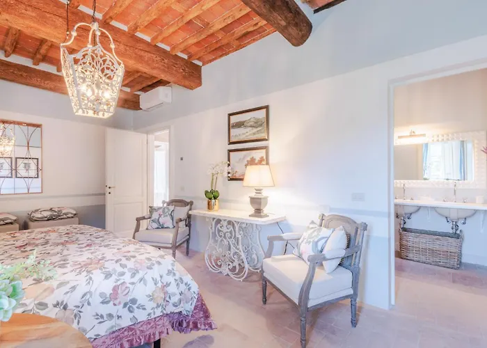 Domus Francigena فيلة *