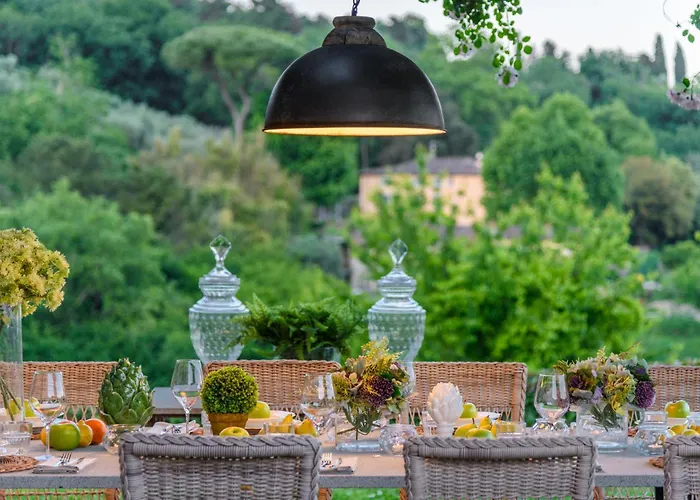 Domus Francigena * لوكا